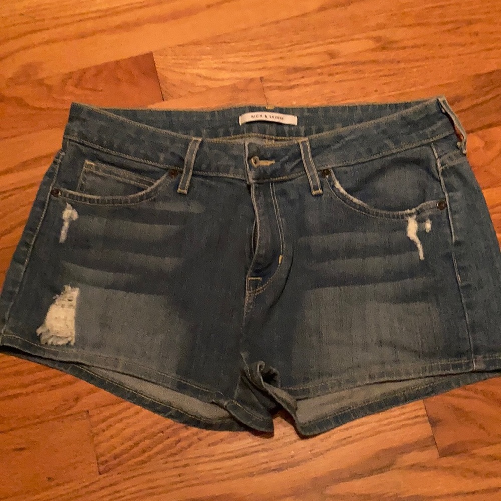 Rich and skinny denim shorts